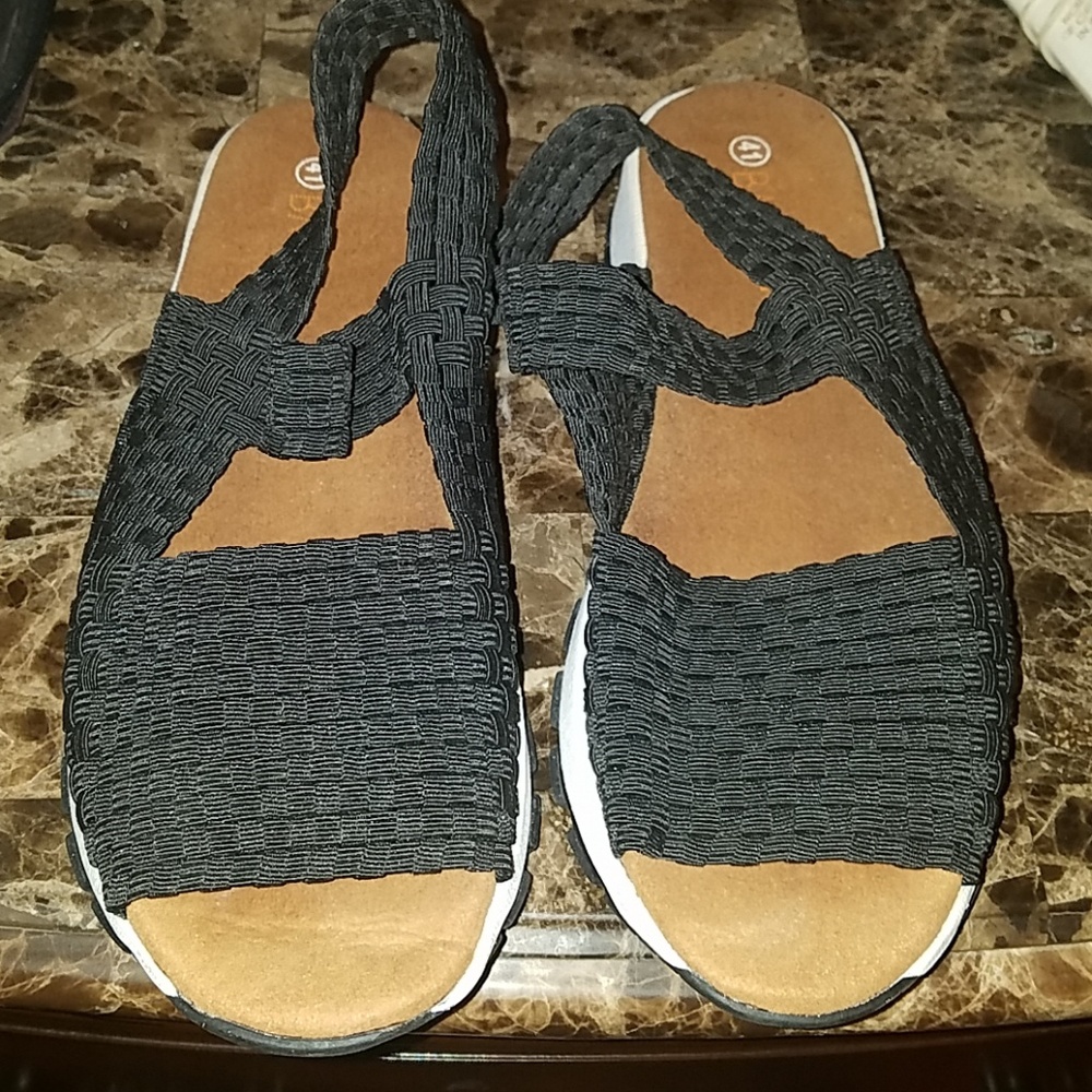 Shoe